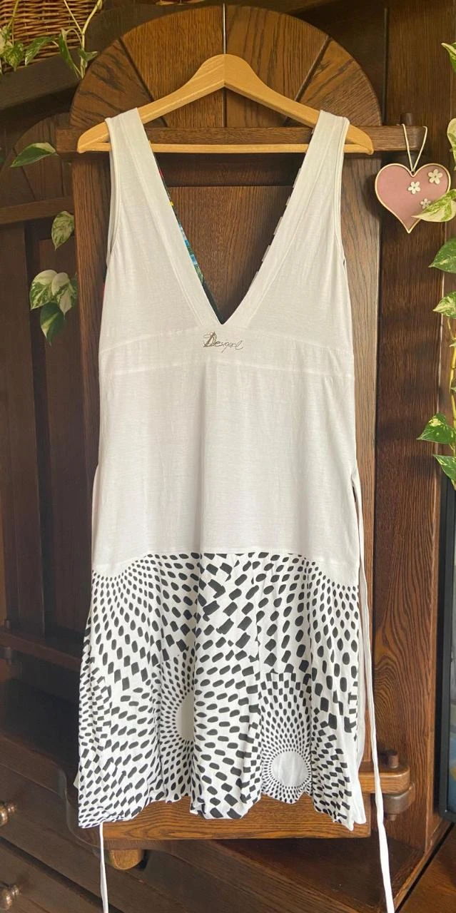 Vestido de verão alças largas, saia baloné. Desigual. Tamanho L – photo 9